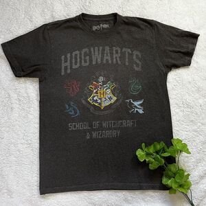 Harry Potter T-Shirt Women's Medium Hogwarts‎ School of Witchcraft Graphic Tee